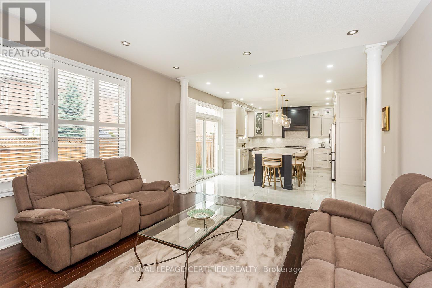 3226 Paul Henderson Drive, Mississauga, Ontario  L5M 0H3 - Photo 13 - W13690740
