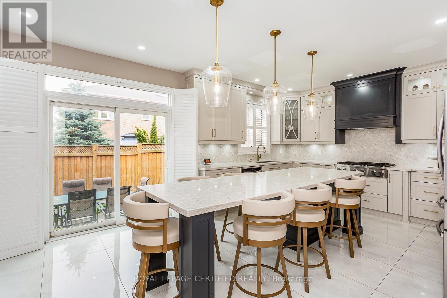 3226 Paul Henderson Drive, Mississauga, Ontario  L5M 0H3 - Photo 15 - W13690740