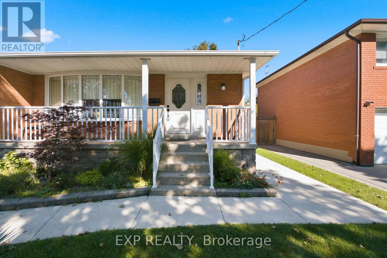 3671 HOLDEN CRESCENT