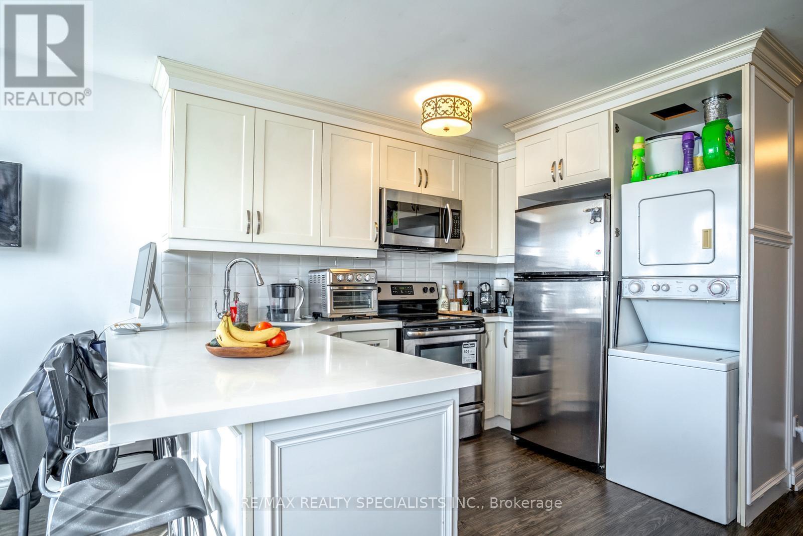 6 Brant Avenue, Mississauga, Ontario  L5G 3N8 - Photo 13 - W13690772