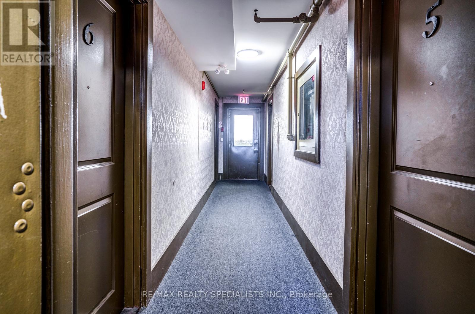 6 Brant Avenue, Mississauga, Ontario  L5G 3N8 - Photo 16 - W13690772