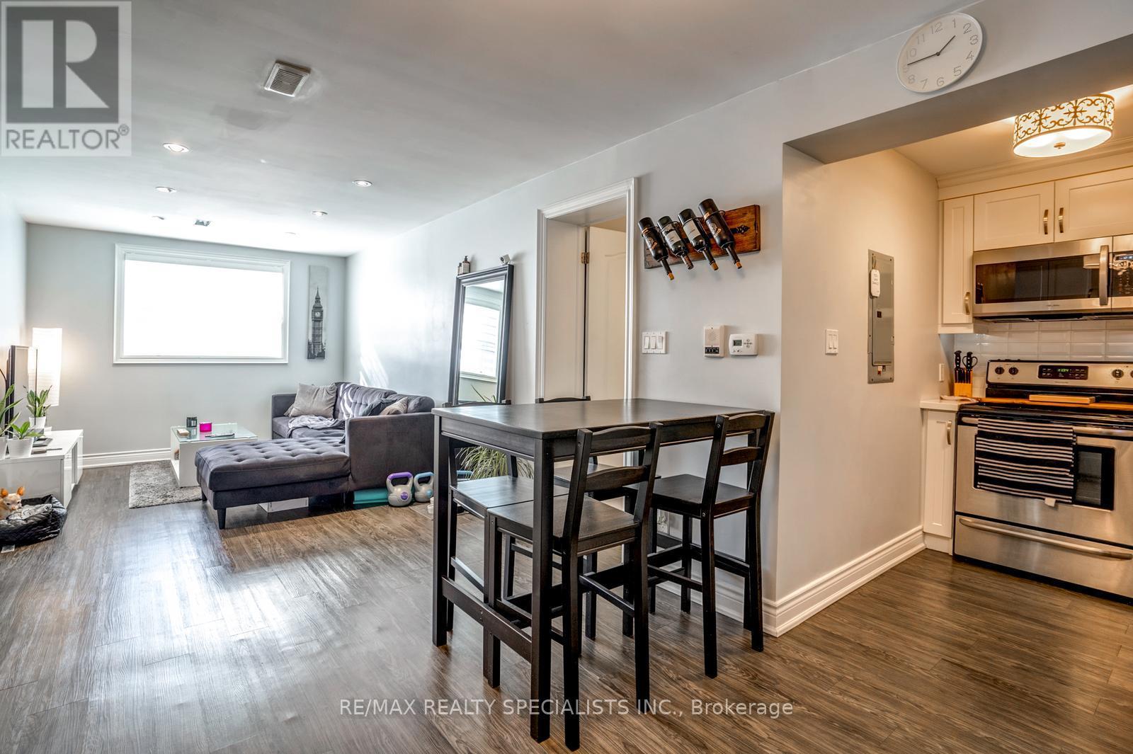 6 Brant Avenue, Mississauga, Ontario  L5G 3N8 - Photo 17 - W13690772