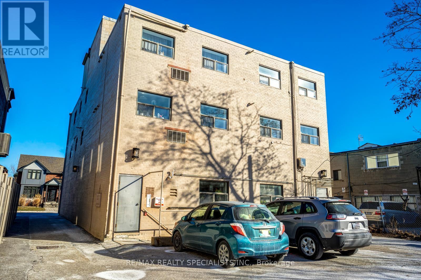 6 Brant Avenue, Mississauga, Ontario  L5G 3N8 - Photo 37 - W13690772