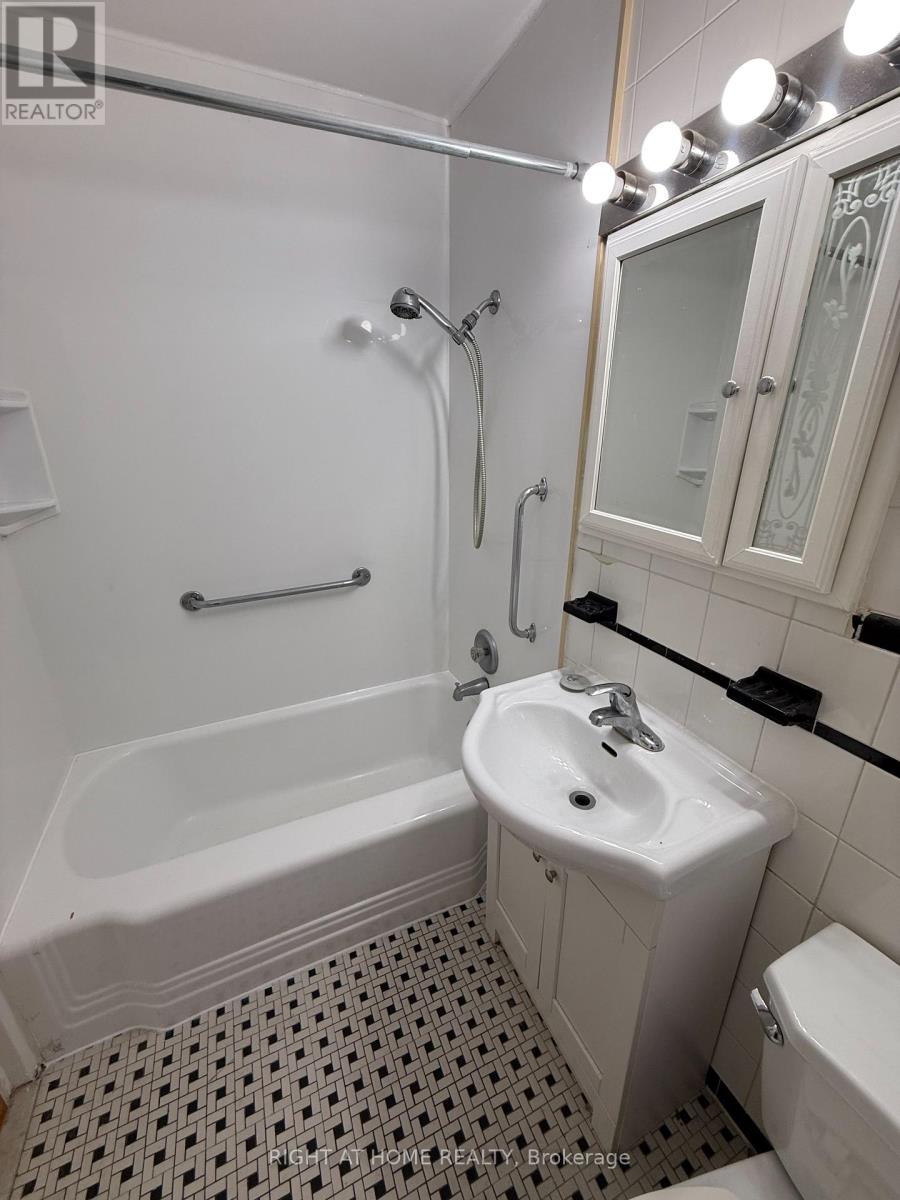 105 - 2 Royal York Road, Toronto, Ontario  M8V 2S6 - Photo 26 - W13690790