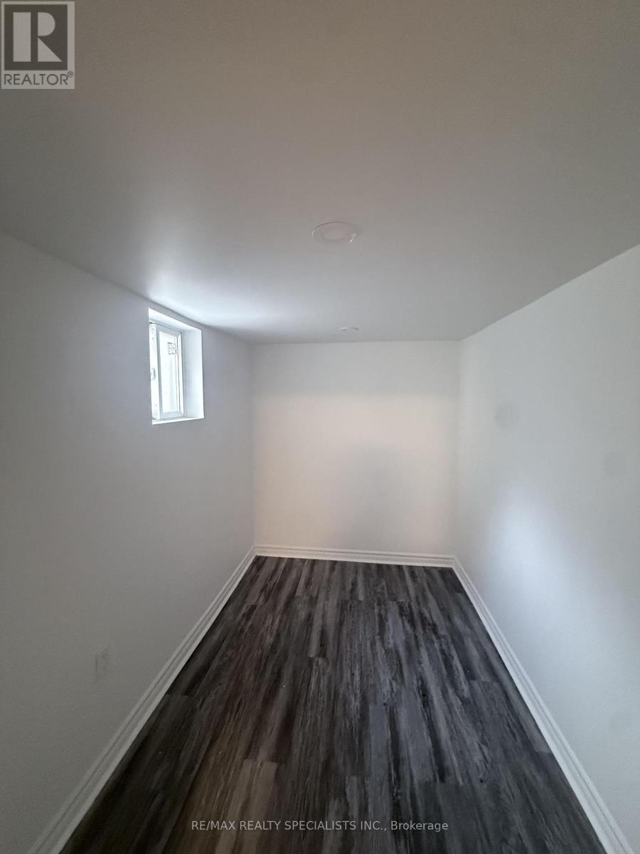 Bsmnt - 2038 Montcrest Court, Mississauga, Ontario  L5M 4Y2 - Photo 11 - W13690804