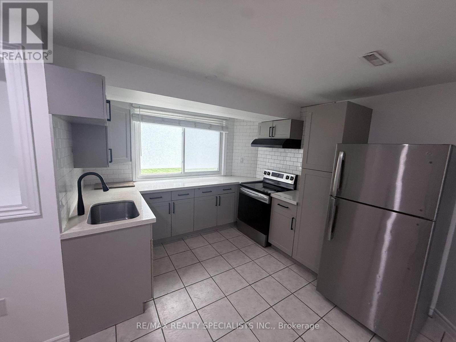 Bsmnt - 2038 Montcrest Court, Mississauga, Ontario  L5M 4Y2 - Photo 17 - W13690804