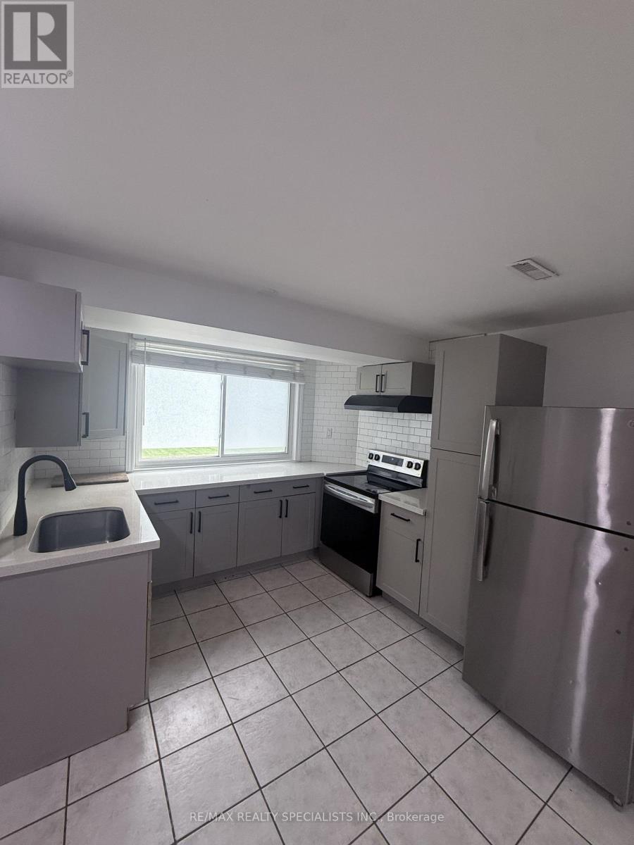 Bsmnt - 2038 Montcrest Court, Mississauga, Ontario  L5M 4Y2 - Photo 18 - W13690804