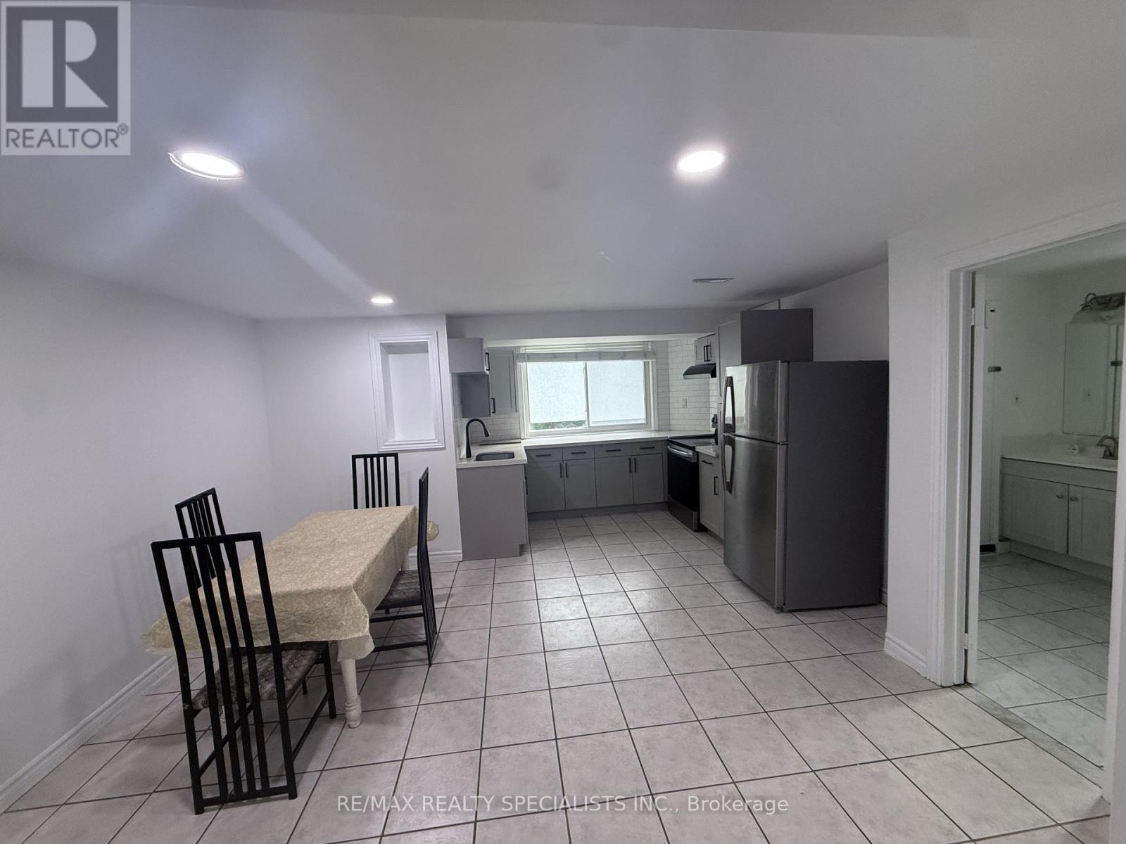 Bsmnt - 2038 Montcrest Court, Mississauga, Ontario  L5M 4Y2 - Photo 21 - W13690804