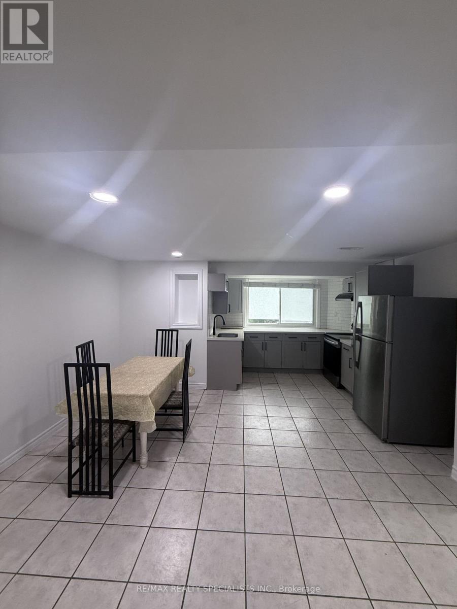 Bsmnt - 2038 Montcrest Court, Mississauga, Ontario  L5M 4Y2 - Photo 22 - W13690804