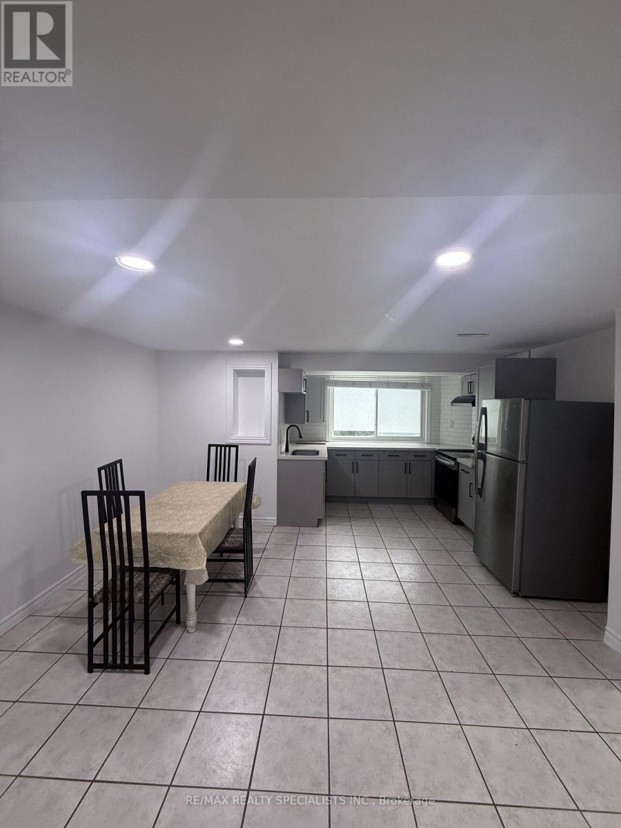Bsmnt - 2038 Montcrest Court, Mississauga, Ontario  L5M 4Y2 - Photo 23 - W13690804