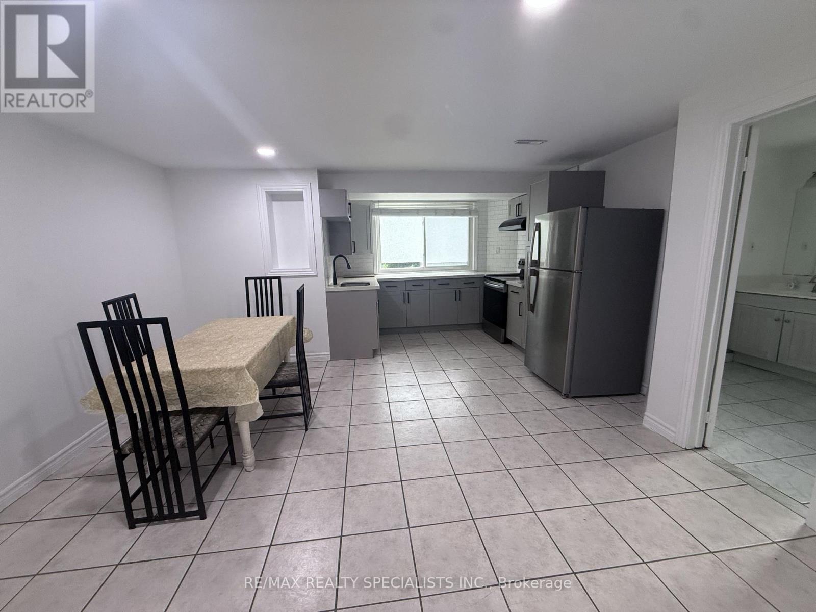 Bsmnt - 2038 Montcrest Court, Mississauga, Ontario  L5M 4Y2 - Photo 24 - W13690804