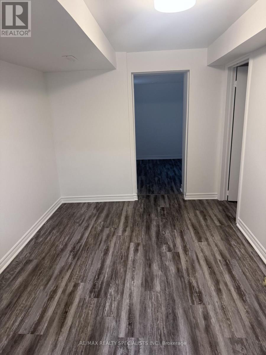 Bsmnt - 2038 Montcrest Court, Mississauga, Ontario  L5M 4Y2 - Photo 9 - W13690804