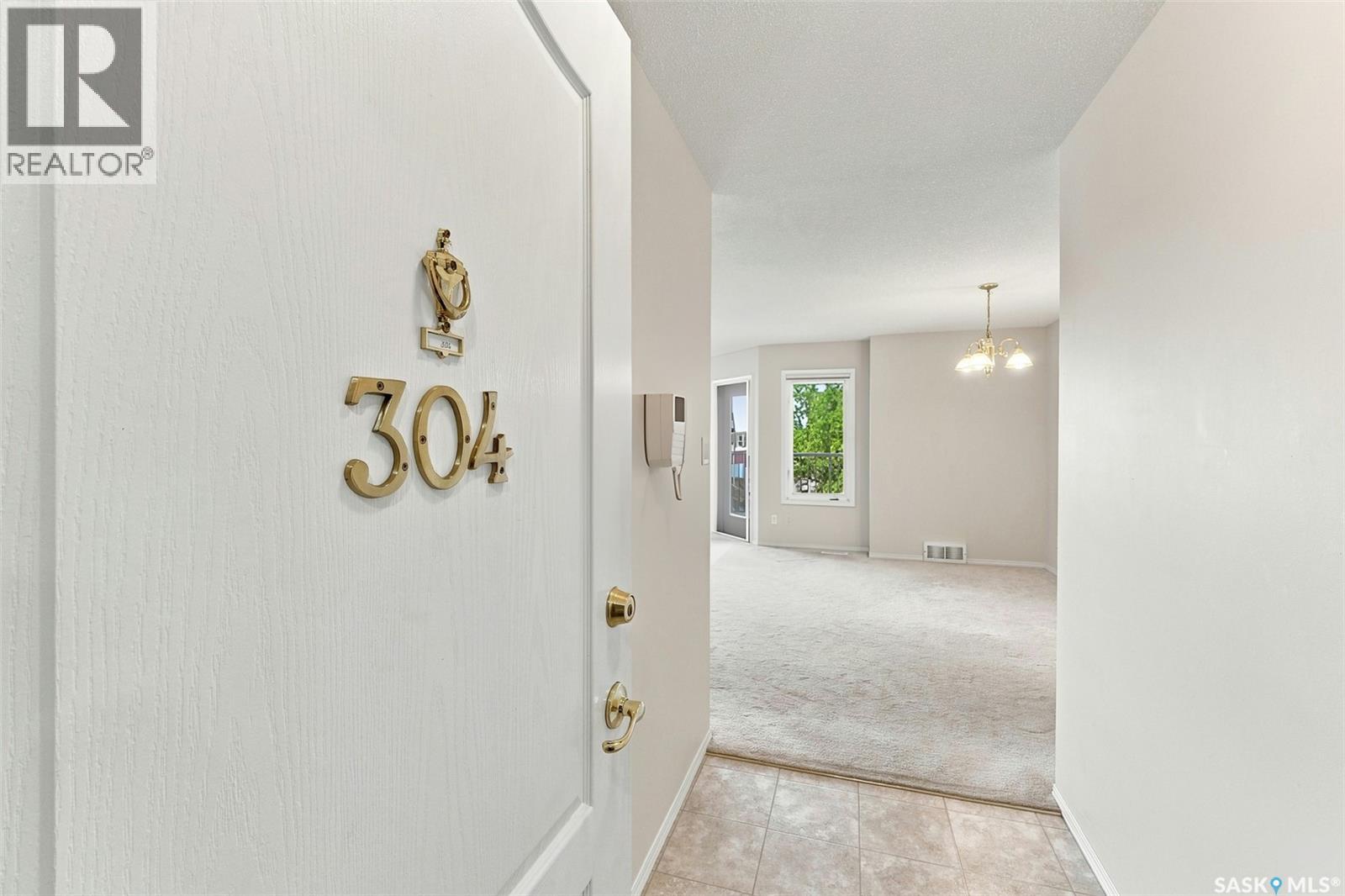 304 6 Lorne Place, Regina, Saskatchewan  S4R 8B3 - Photo 3 - SK045960