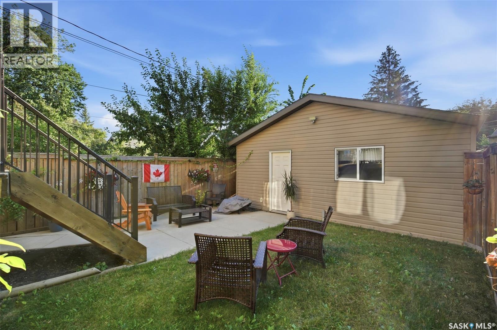 2136 B Lorne Avenue, Saskatoon, Saskatchewan  S7J 0R5 - Photo 3 - SK045751