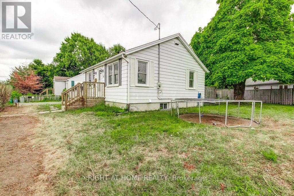 63 Kinsey Street, St. Catharines, Ontario  L2S 1E2 - Photo 3 - X13690840