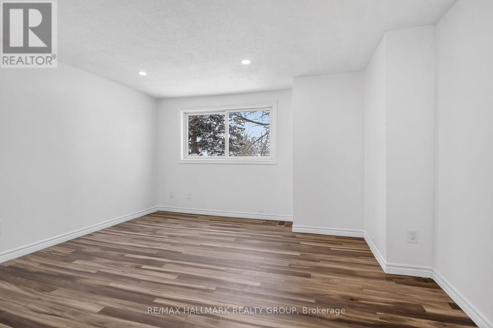 7 - 86 Esterlawn Private, Ottawa, Ontario K2A 4C1 - Photo 27 - X12732180