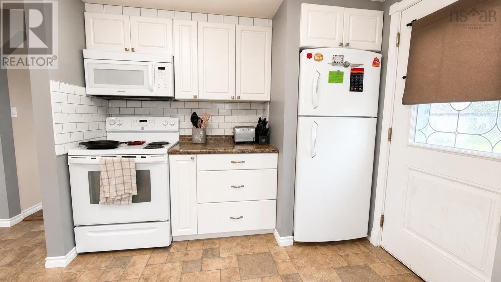 334 Park Road, Florence, Nova Scotia  B1Y 1N4 - Photo 8 - 202616260