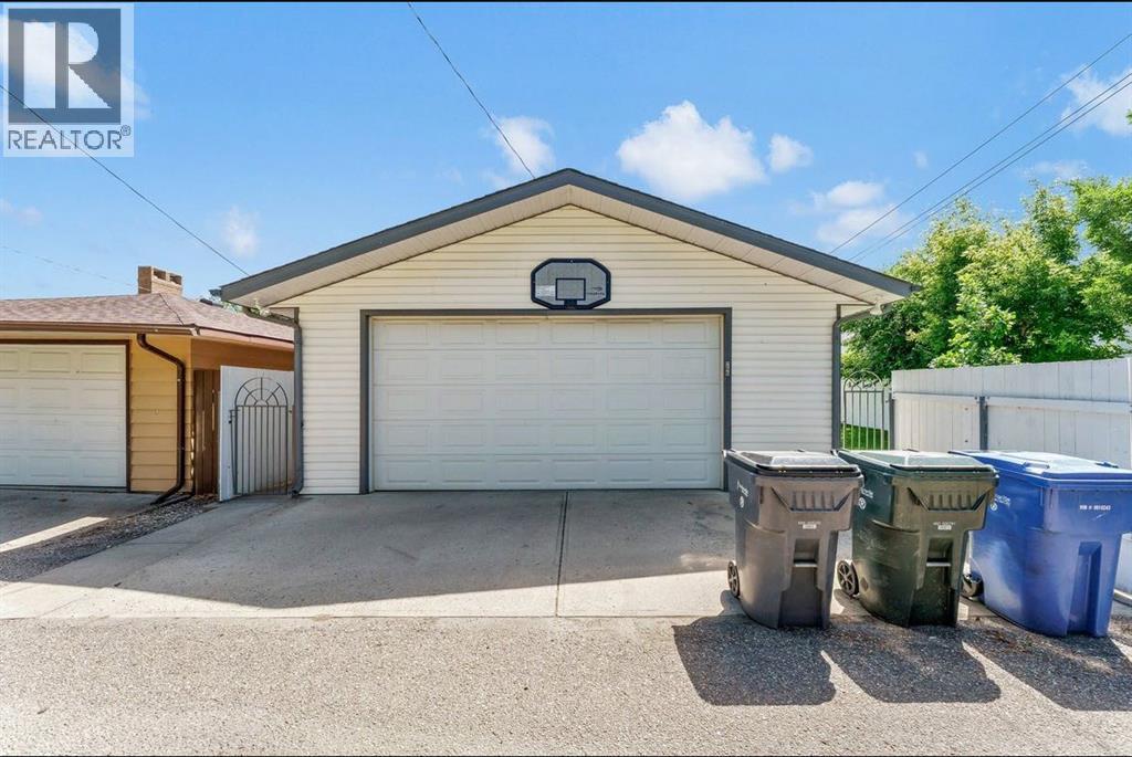 266 Prospect Drive SW, Medicine Hat, Alberta  T1A 4B6 - Photo 48 - A2326350