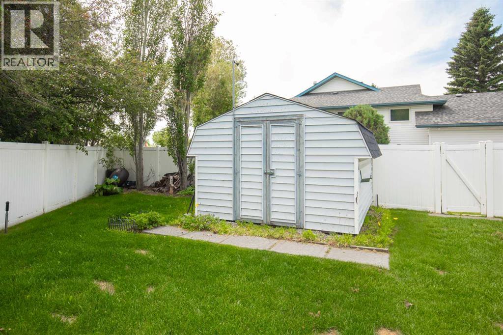 5933 45 Street Crescent, Innisfail, Alberta  T4G 1L4 - Photo 39 - A2331583