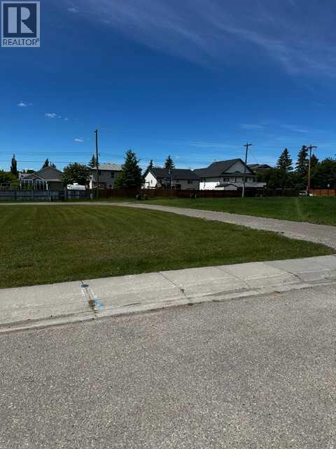 344 Parkview Estates, Strathmore, Alberta  T1P 1K8 - Photo 2 - A2321153