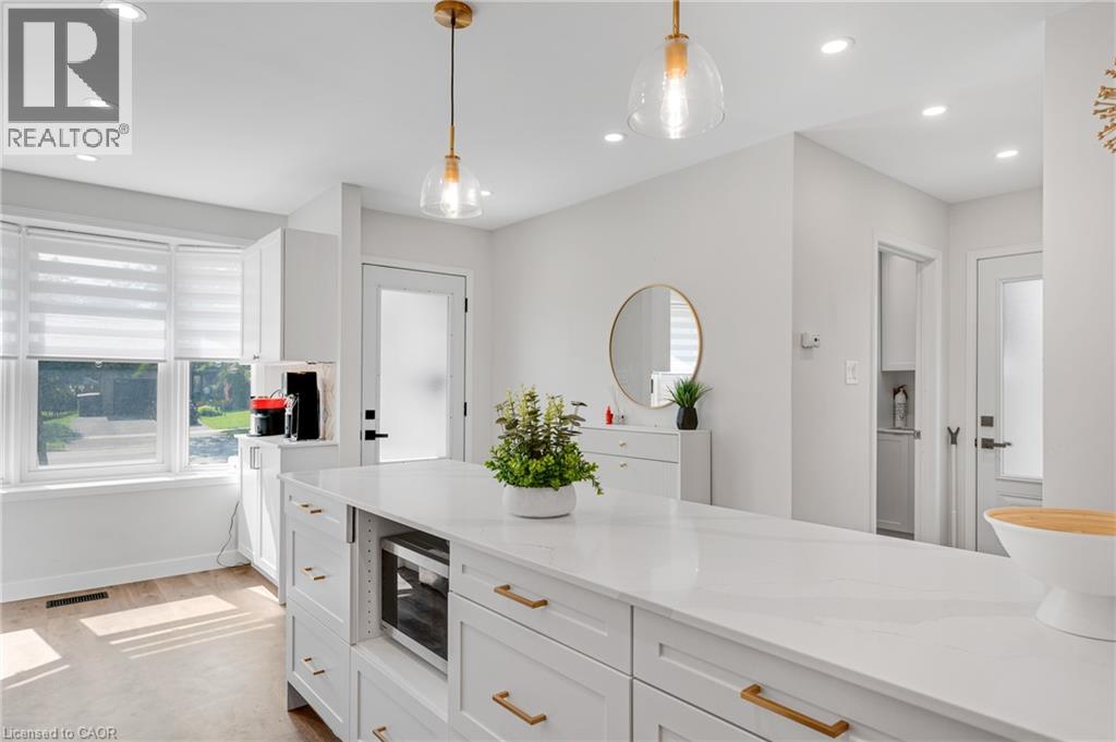2265 Middlesmoor Crescent, Burlington, Ontario  L7P 3X2 - Photo 7 - 40854989