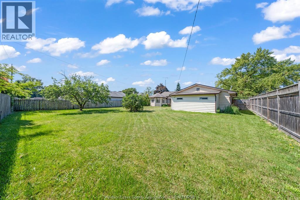 3302 Woodlawn Avenue, Windsor, Ontario  N8W 2J3 - Photo 44 - 26020258