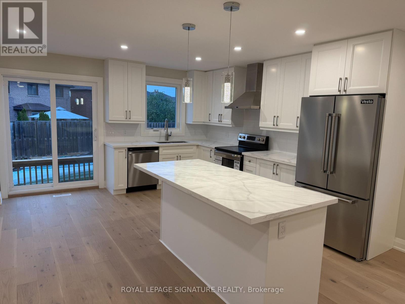 3271 Pilcom Crescent, Mississauga, Ontario  L5B 3X5 - Photo 4 - W13689582
