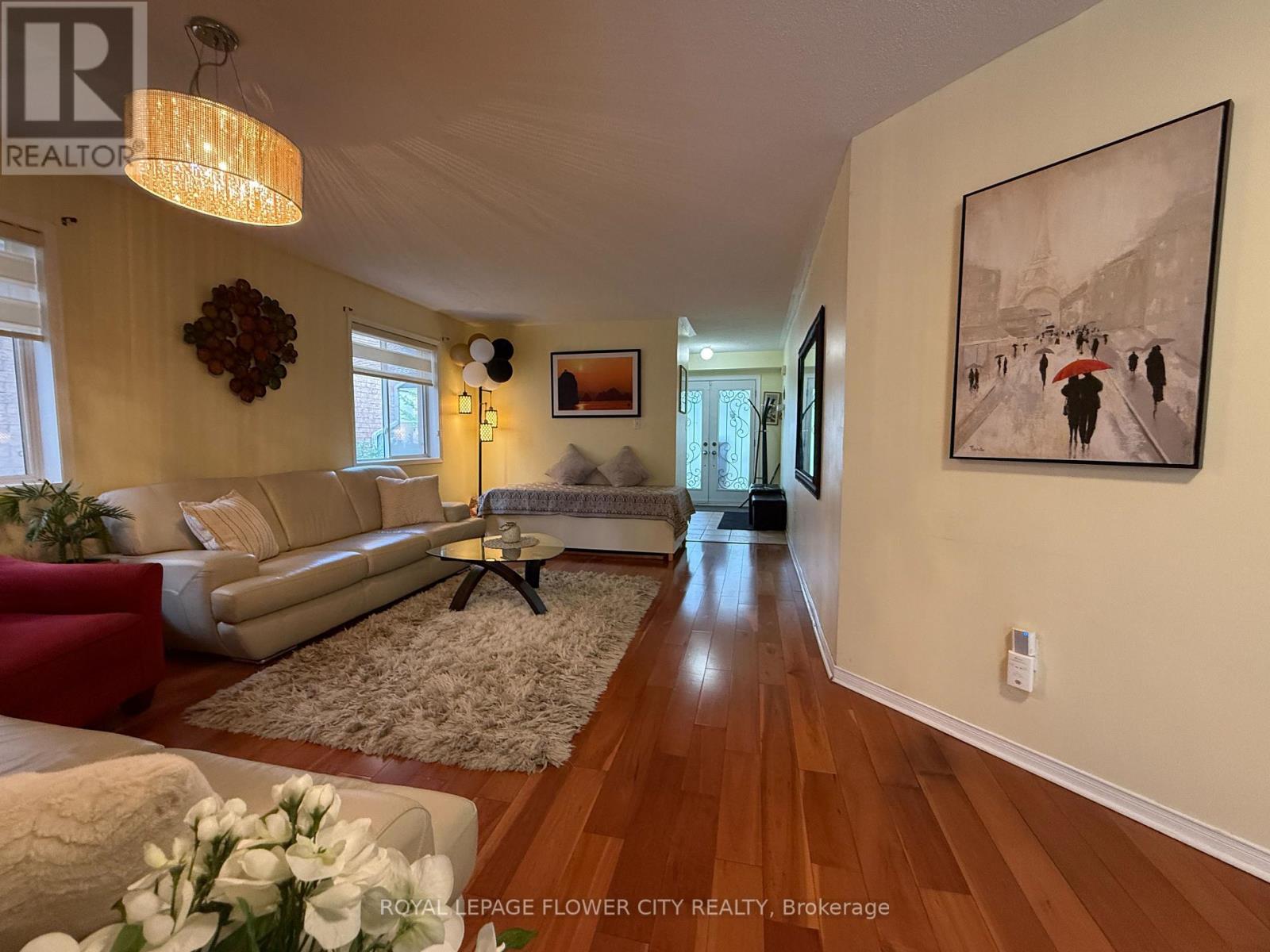 45 Charleswood Circle, Brampton, Ontario  L7A 1Z1 - Photo 4 - W13689834