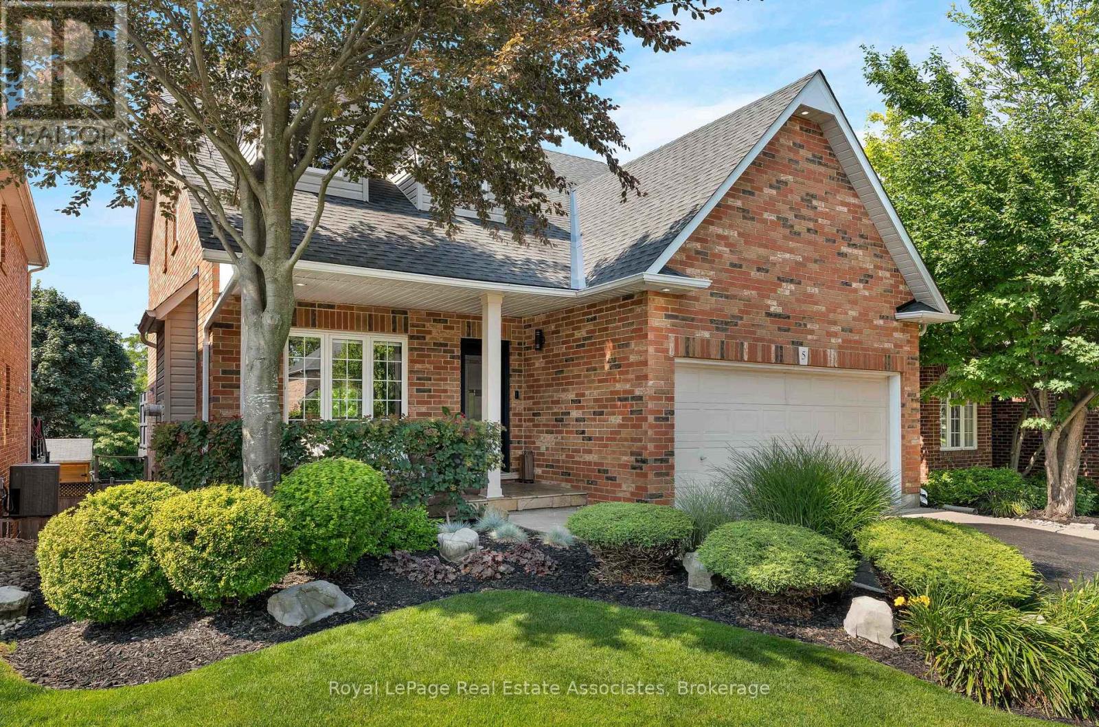 5 Volterra Court, Hamilton, Ontario  L8B 0K7 - Photo 2 - X13687820