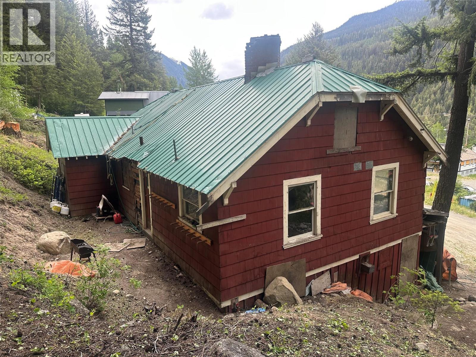 352 Marmot Crescent, Bralorne, British Columbia  V0K 1P0 - Photo 2 - 10390529