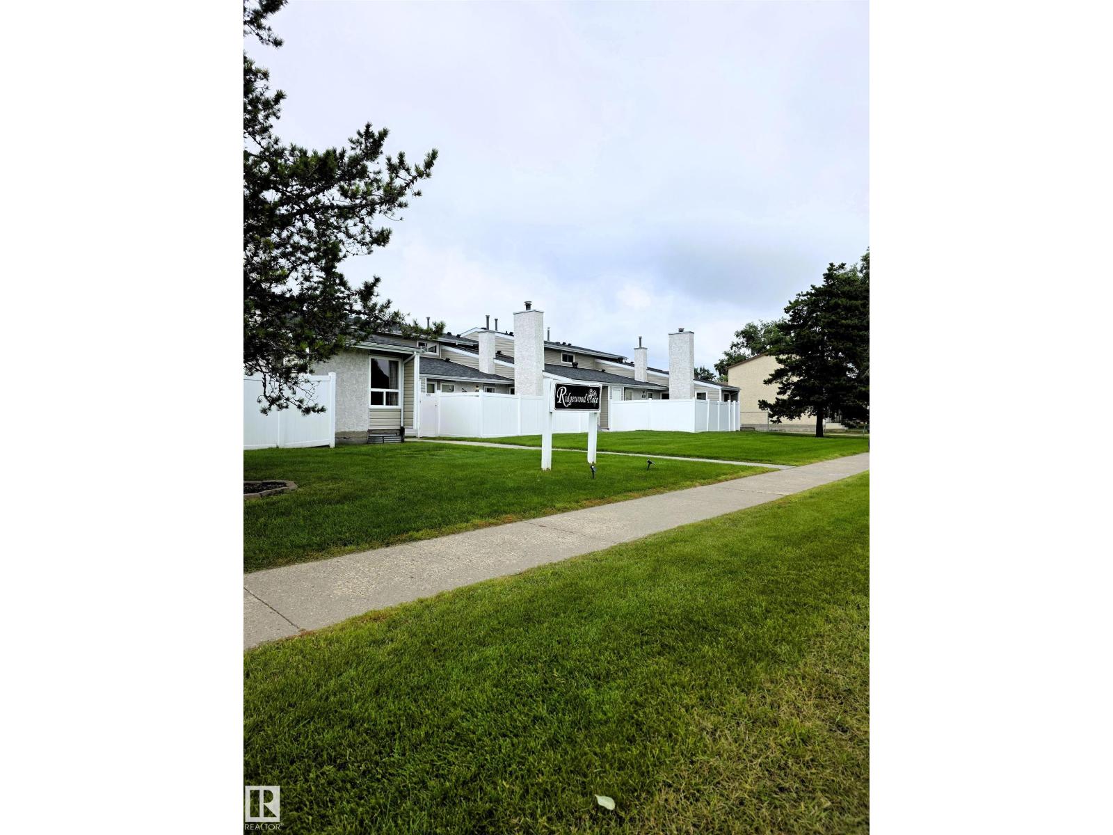 6340 184 St NW, Edmonton, Alberta  T5T 2N8 - Photo 2 - E4475116