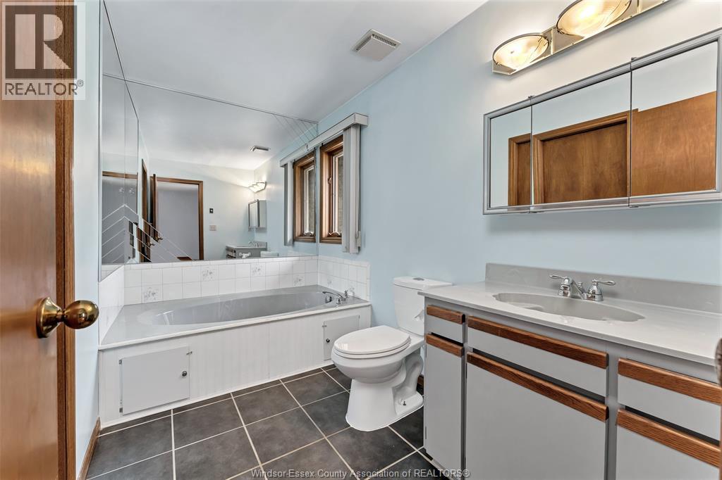 367 Elmstead, Lakeshore, Ontario  N8N 2L9 - Photo 33 - 26020254