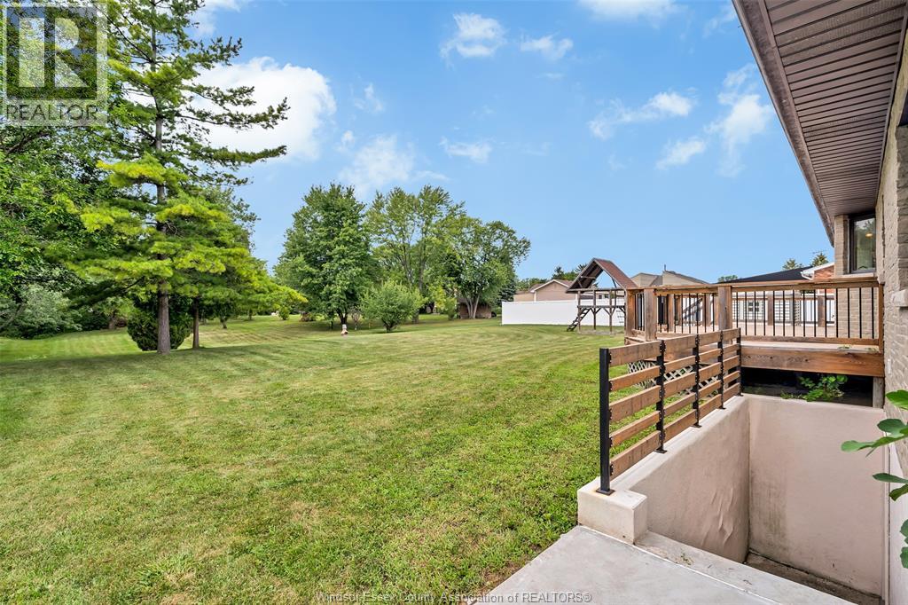 367 Elmstead, Lakeshore, Ontario  N8N 2L9 - Photo 6 - 26020254