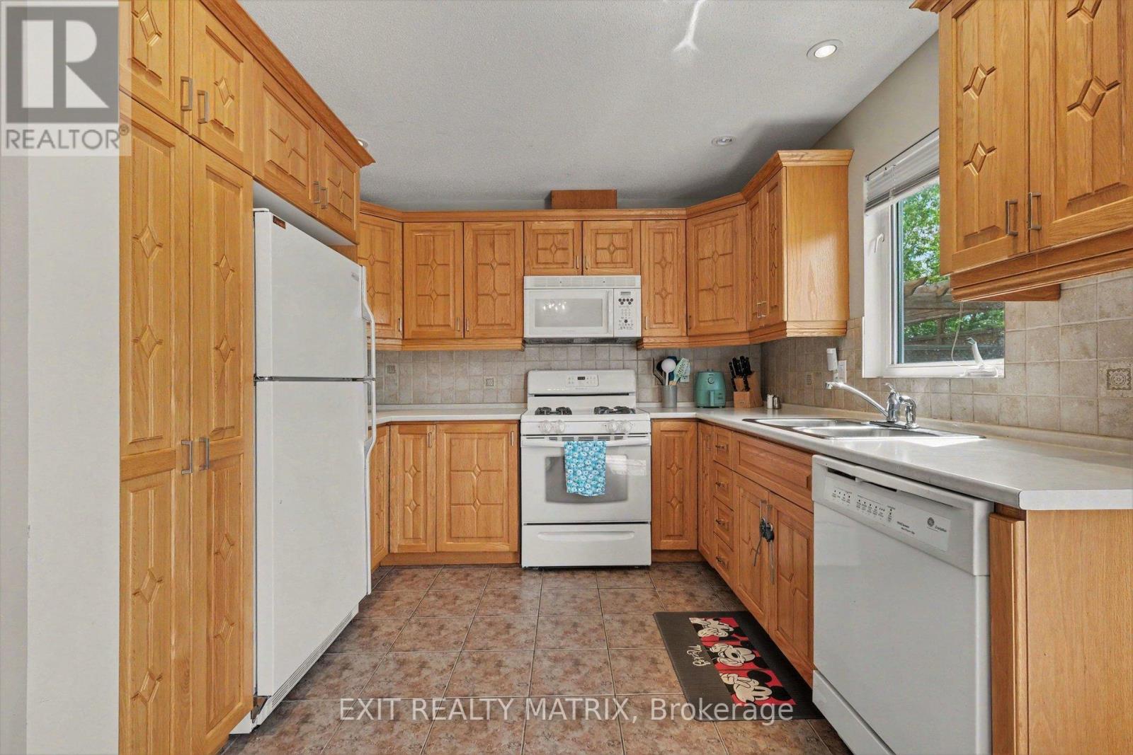 B - 15 Blais Street, Russell, Ontario  K0A 1W0 - Photo 10 - X13691012