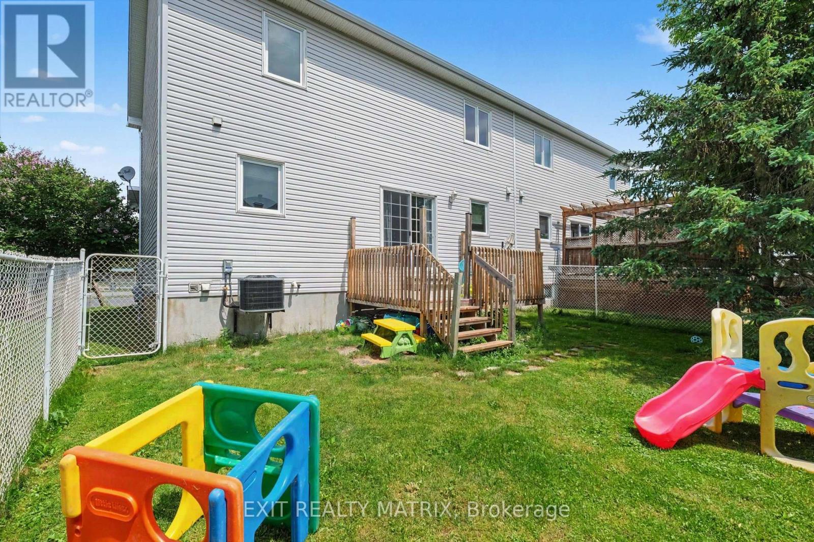 B - 15 Blais Street, Russell, Ontario  K0A 1W0 - Photo 28 - X13691012