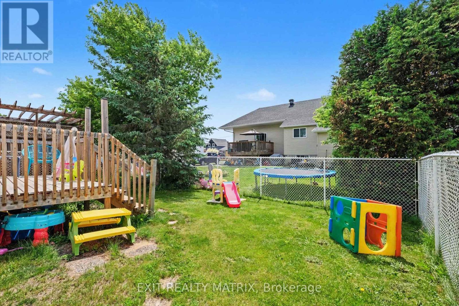 B - 15 Blais Street, Russell, Ontario  K0A 1W0 - Photo 29 - X13691012