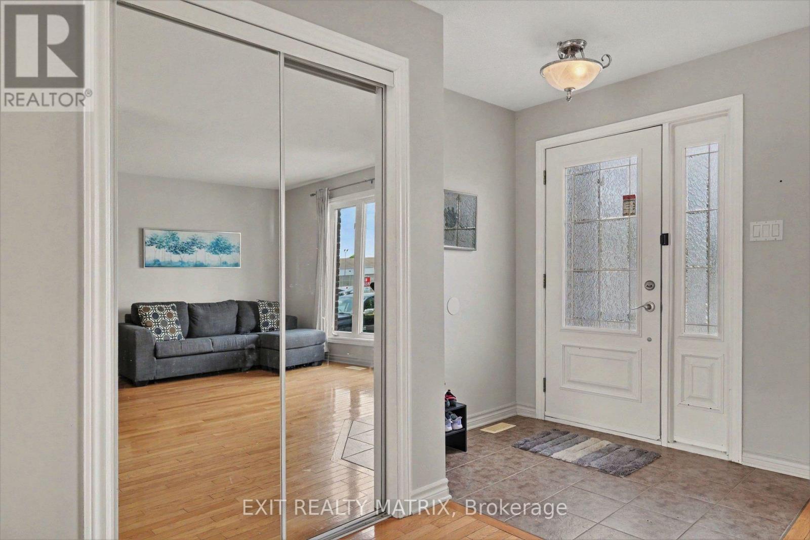 B - 15 Blais Street, Russell, Ontario  K0A 1W0 - Photo 3 - X13691012