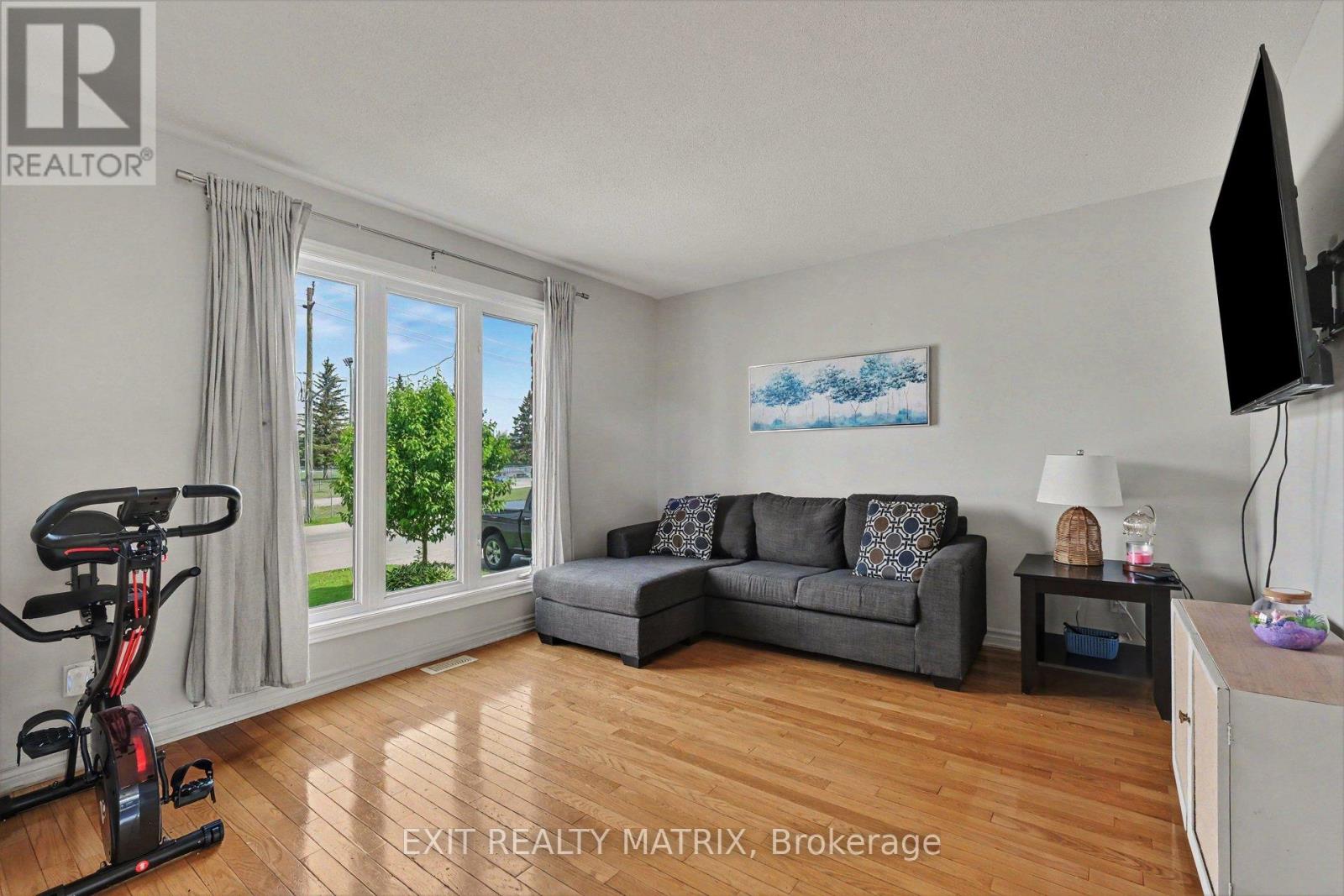 B - 15 Blais Street, Russell, Ontario  K0A 1W0 - Photo 5 - X13691012