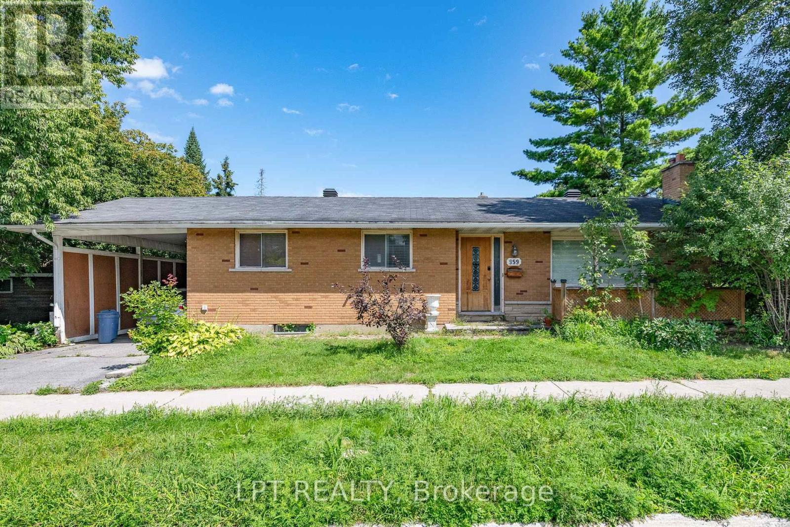 999 - 999 Cavan Street, Ottawa, Ontario