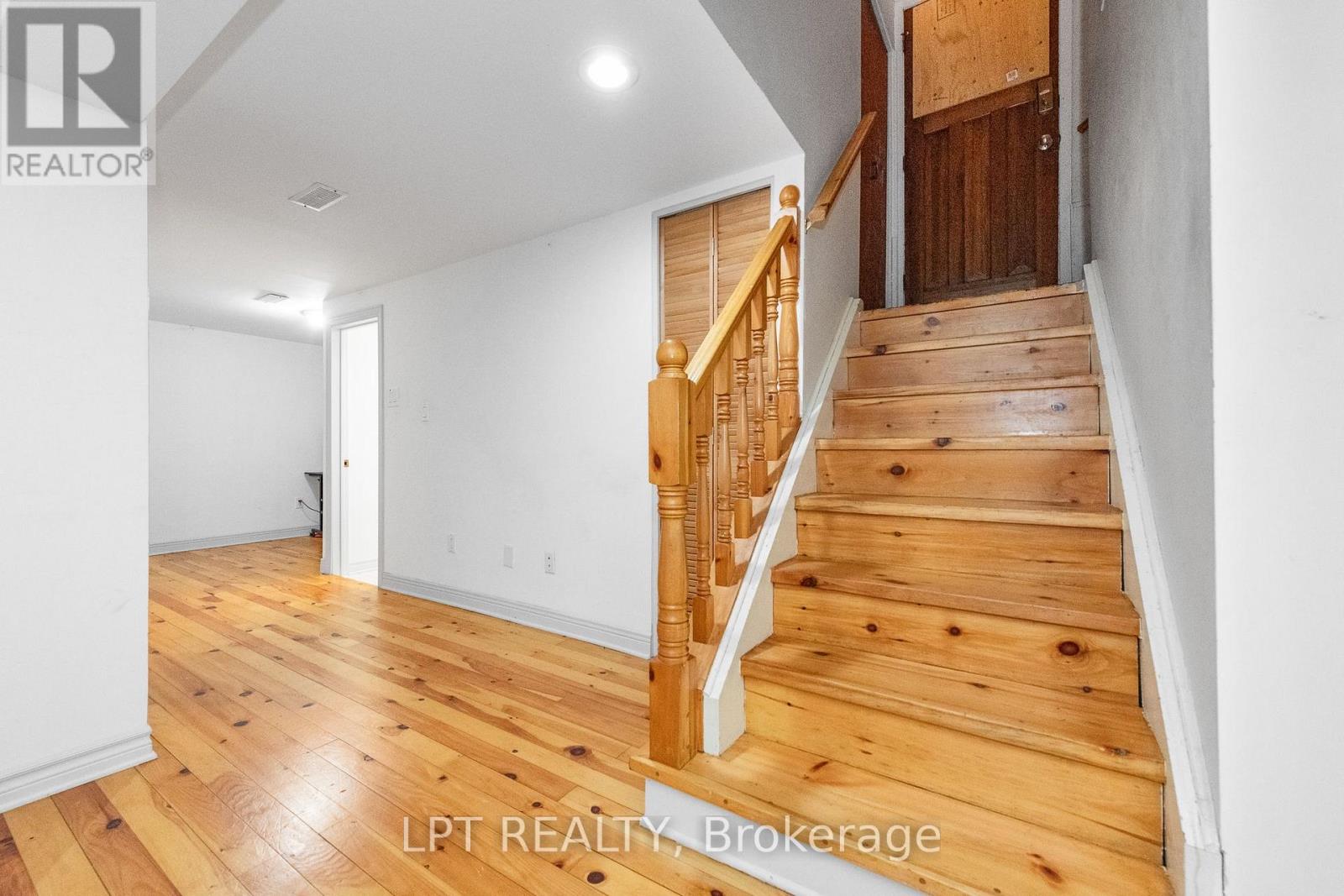 999 - 999 Cavan Street, Ottawa, Ontario K1Z 5T6 - Photo 3 - X13691060