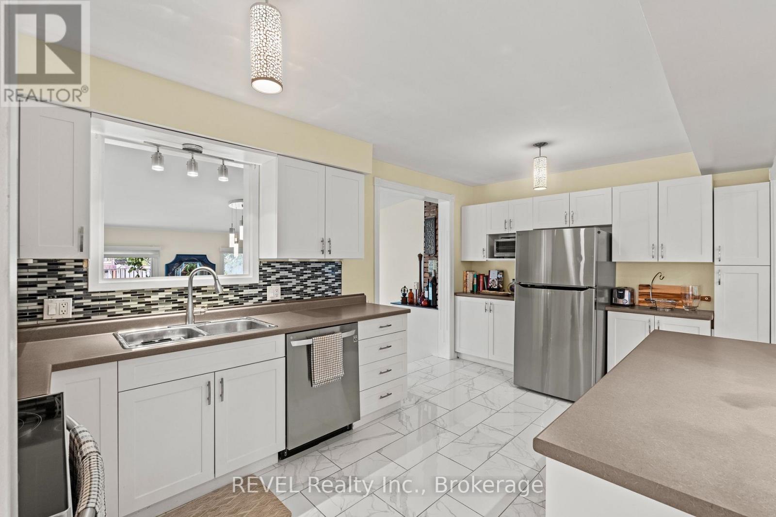 28 Black Knight Road, St. Catharines, Ontario  L2N 3C1 - Photo 10 - X13691038
