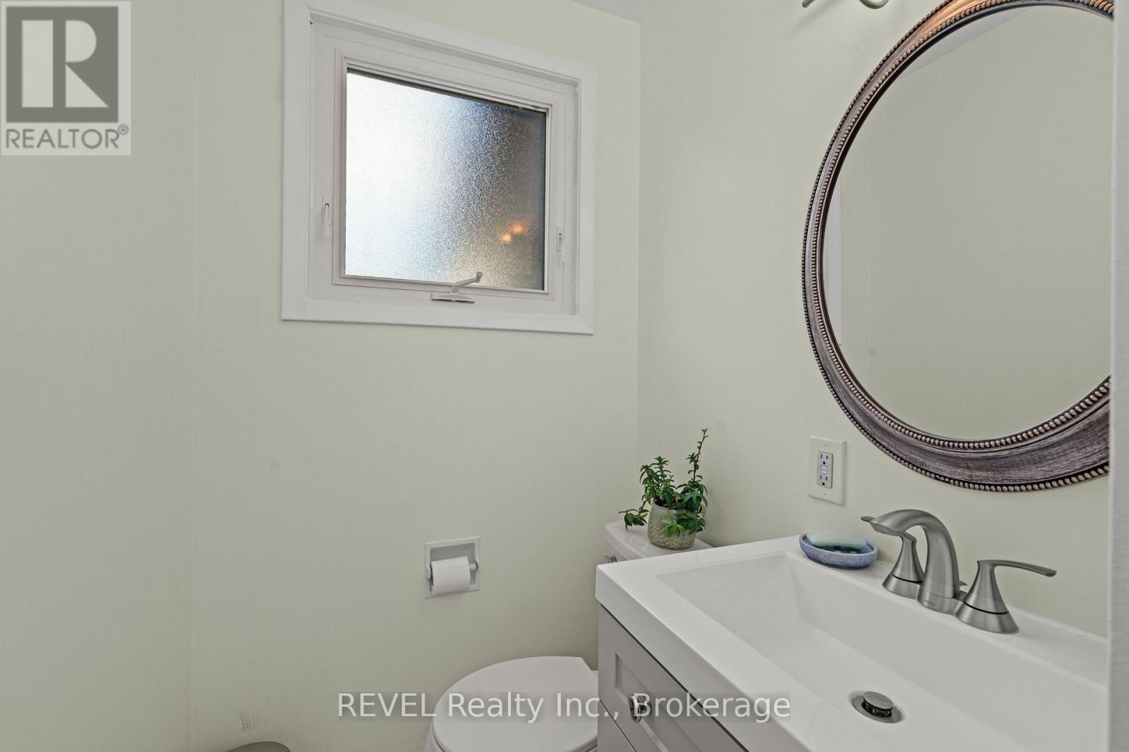 28 Black Knight Road, St. Catharines, Ontario  L2N 3C1 - Photo 18 - X13691038
