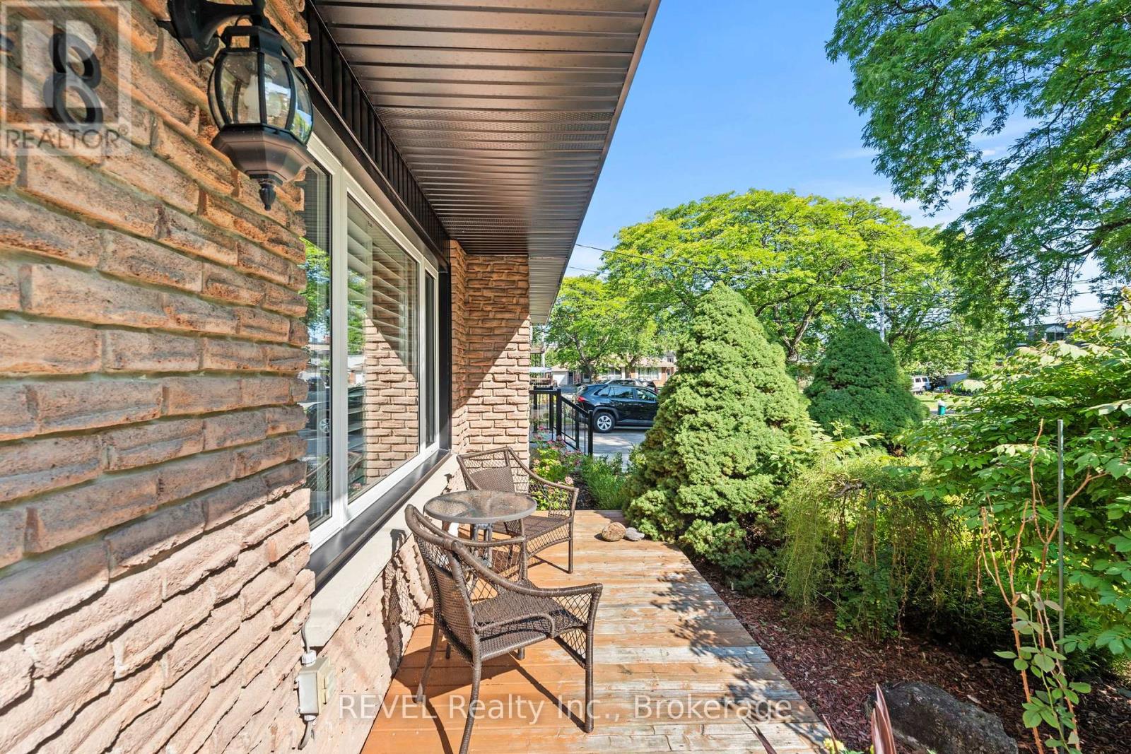 28 Black Knight Road, St. Catharines, Ontario  L2N 3C1 - Photo 5 - X13691038