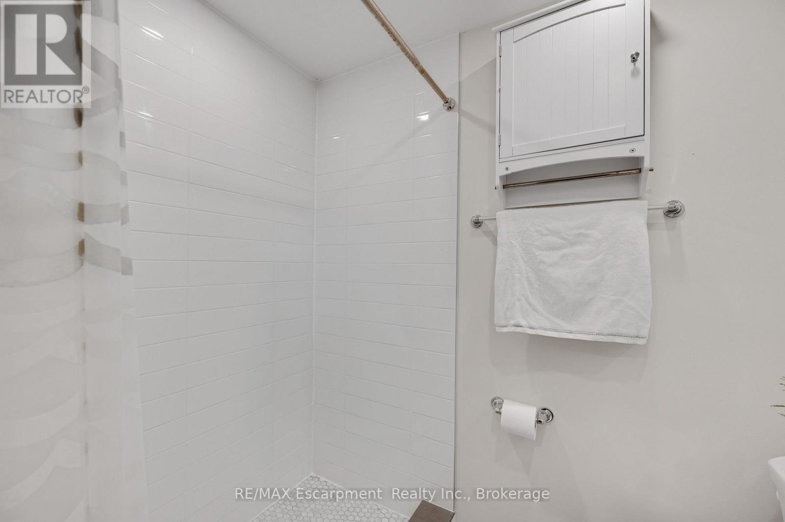 2265 Middlesmoor Crescent, Burlington, Ontario  L7P 3X2 - Photo 24 - W13690954