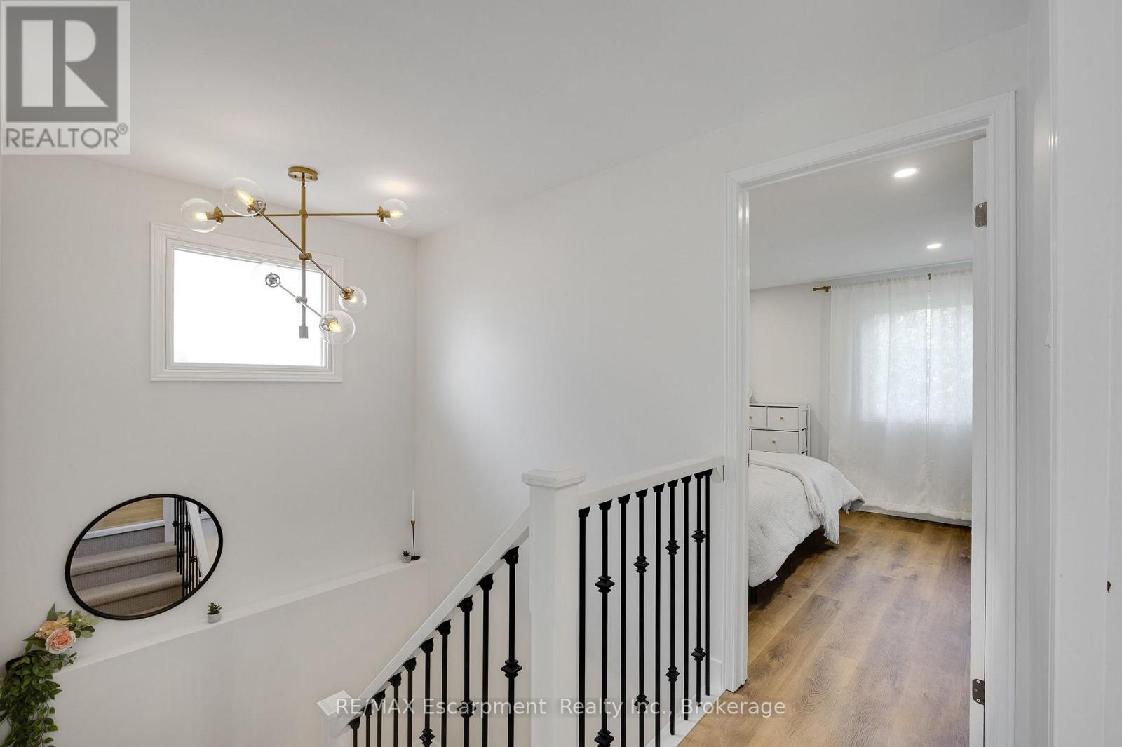2265 Middlesmoor Crescent, Burlington, Ontario  L7P 3X2 - Photo 29 - W13690954