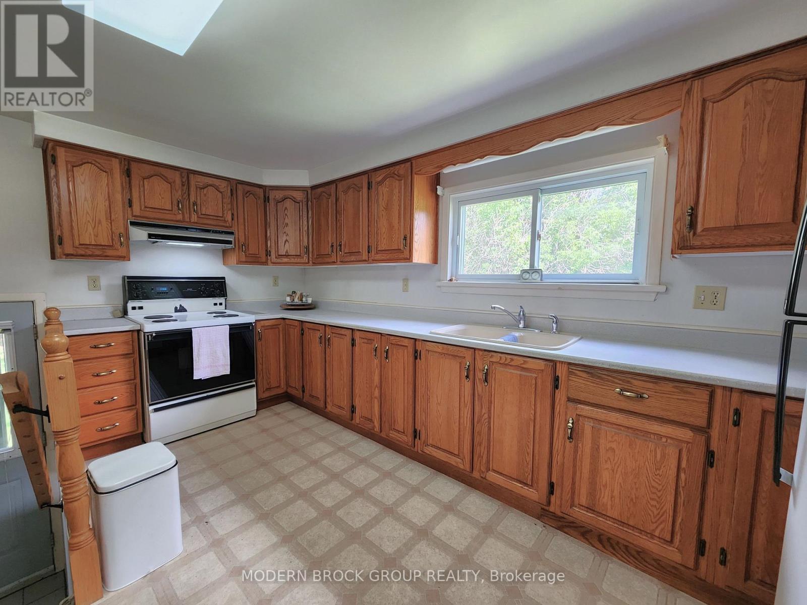 70 Victoria Road, Brockville, Ontario  K6V 5T4 - Photo 10 - X13690988