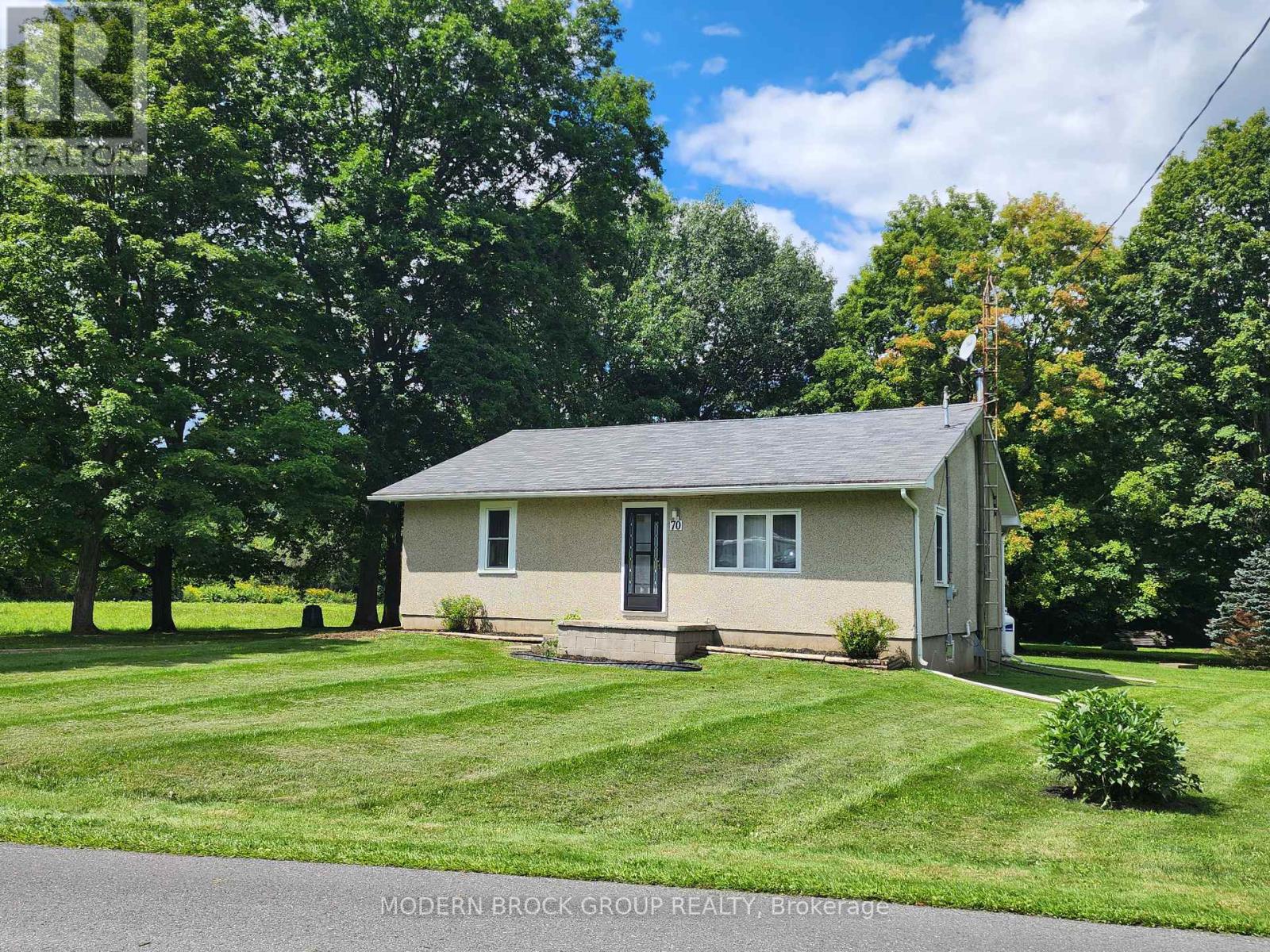 70 Victoria Road, Brockville, Ontario K6V 5T4 - Photo 3 - X13690988