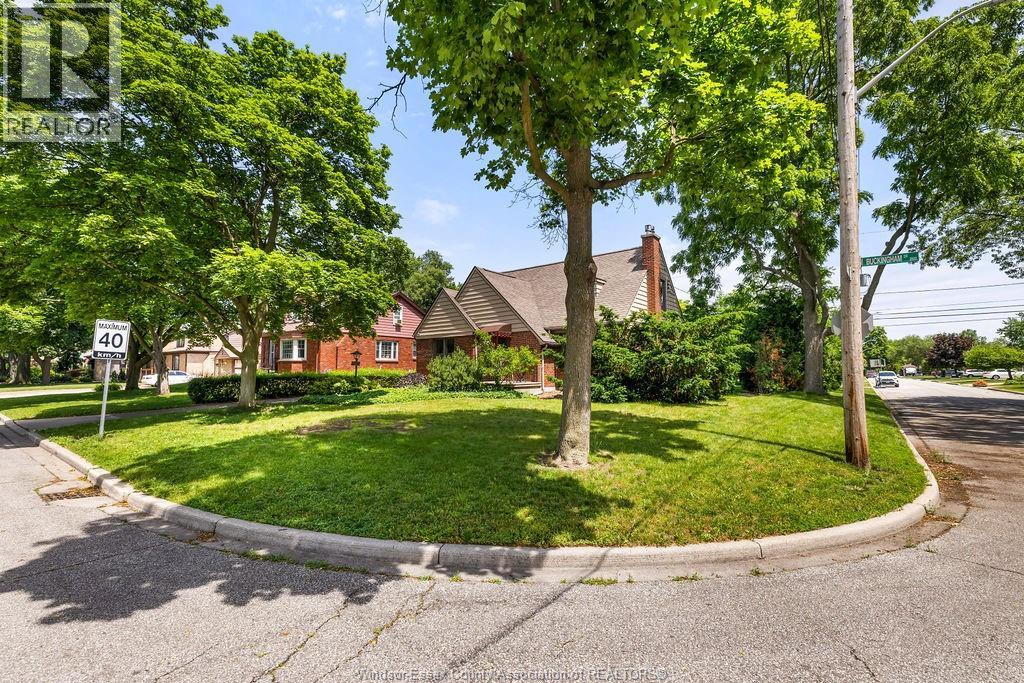 2594 Buckingham, Windsor, Ontario  N8T 2B6 - Photo 2 - 26020244
