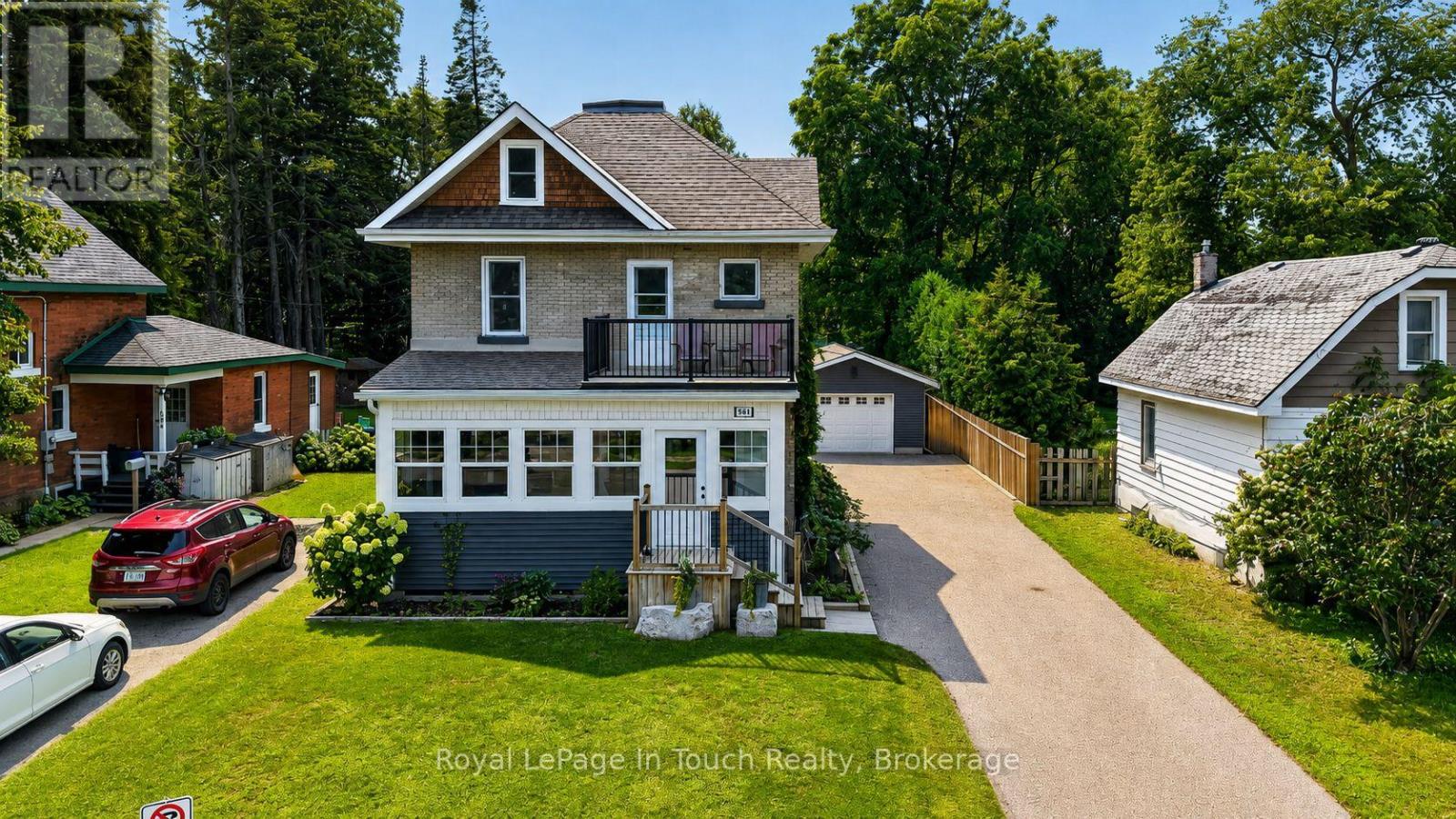 400 RUSSELL STREET, midland, Ontario