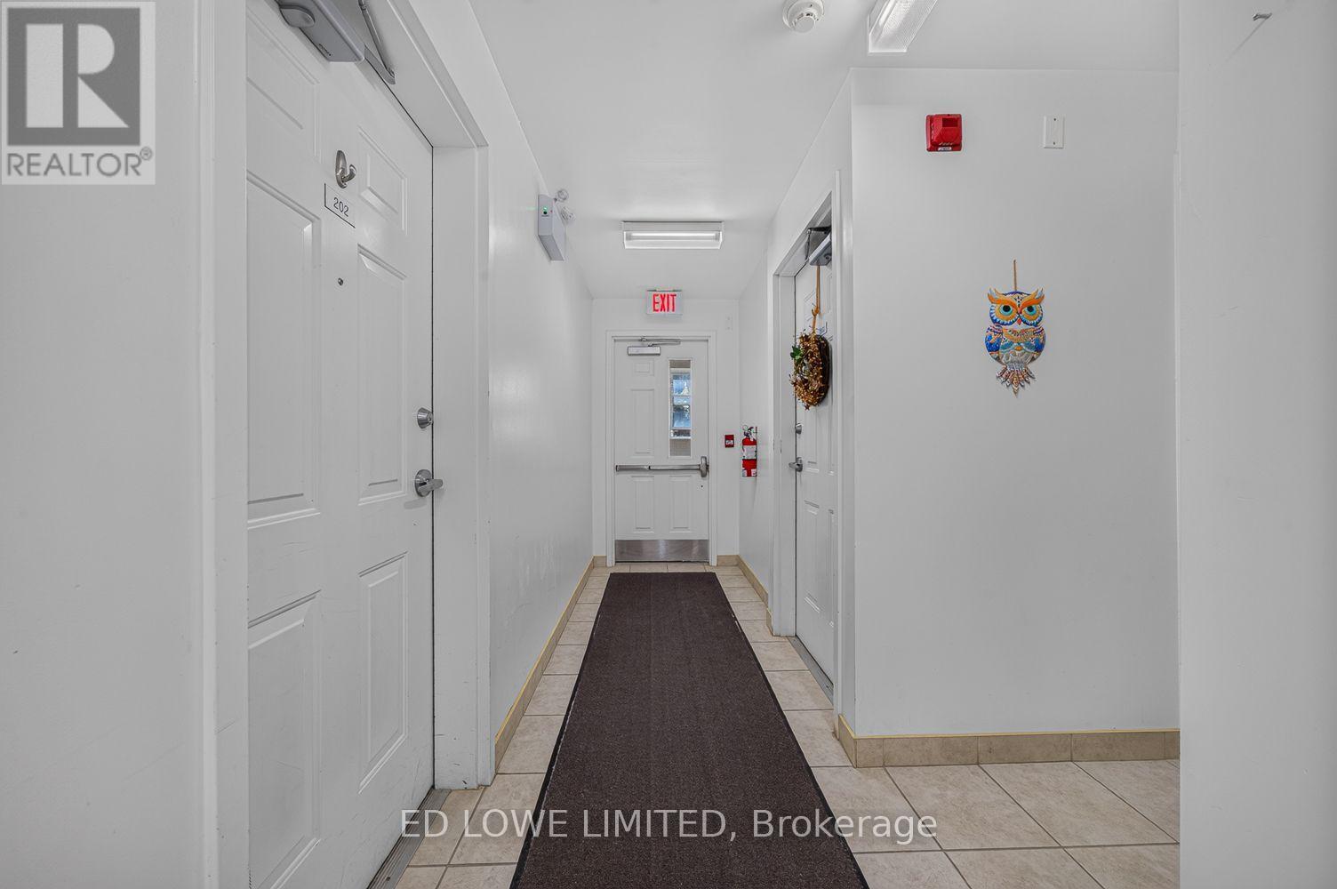 E-202 - 59 Arch Brown Court, Barrie, Ontario  L4M 0C6 - Photo 4 - S12888356